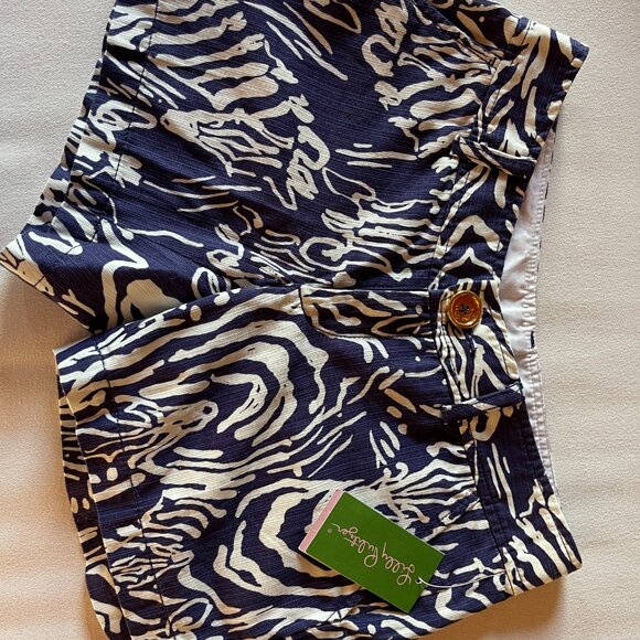 Lilly Pulitzer Navy and White Entourage Zebra print 5" Callahan Shorts - Picture 2 of 5